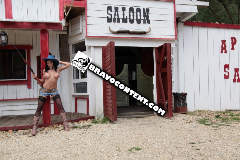 bm f 828 ema-black-385